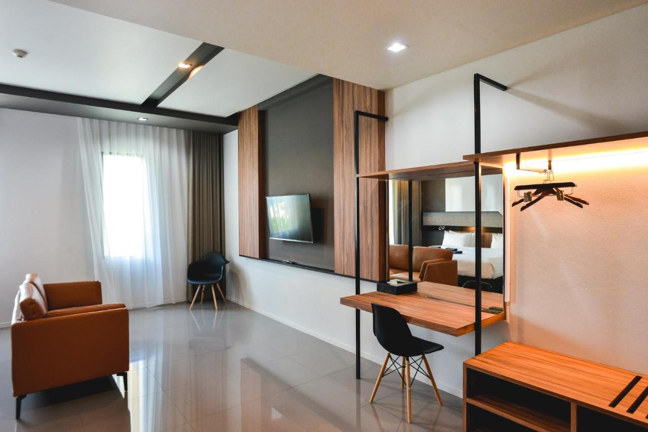 אודון תאני 9D Sport Hotel מראה חיצוני תמונה